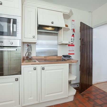 Fir Tree Cottage Standon Екстер'єр фото